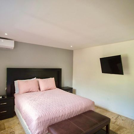 Loft With Pool - A Few Steps From The Beach! Канкун Екстер'єр фото